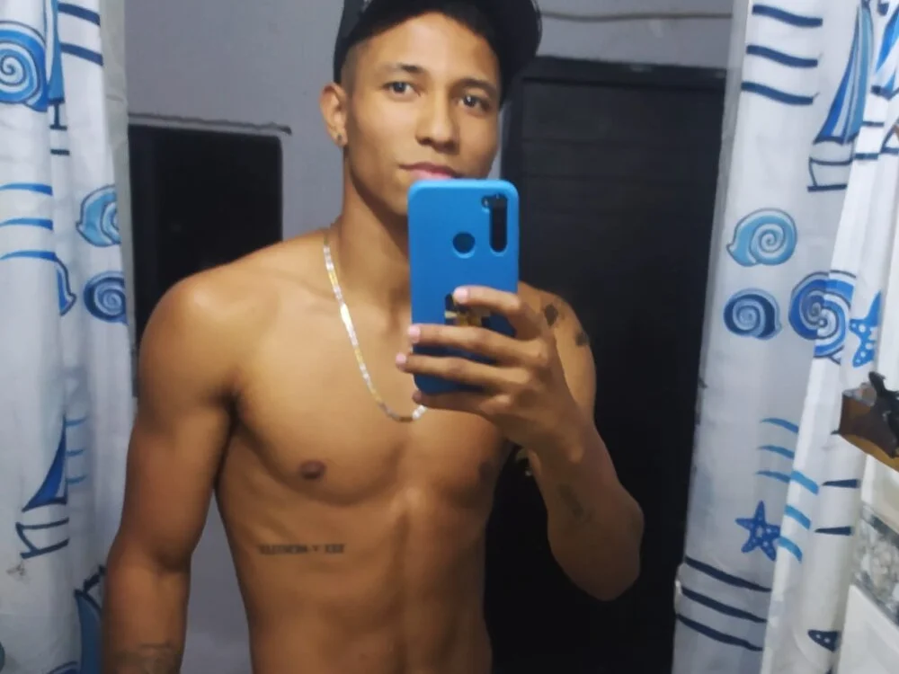 Liam_Mush Adlı Modelin Çevrimdışı XXX Sohbeti