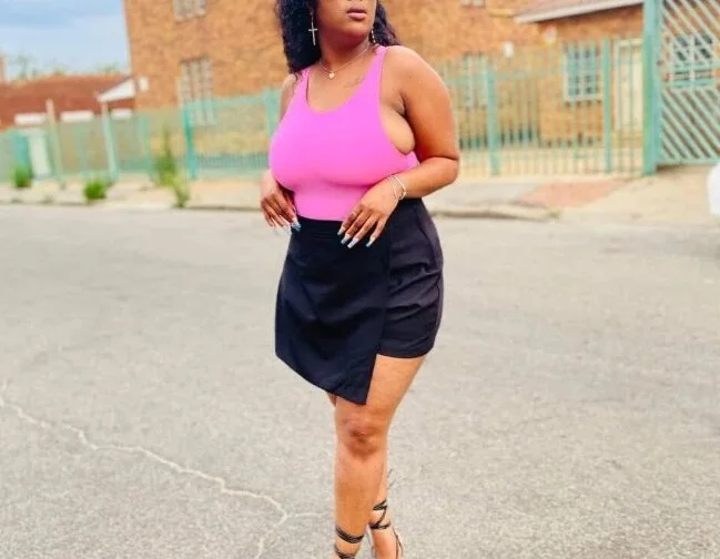 BustyGoddessx29 Chat XXX Ngo ại tuyến