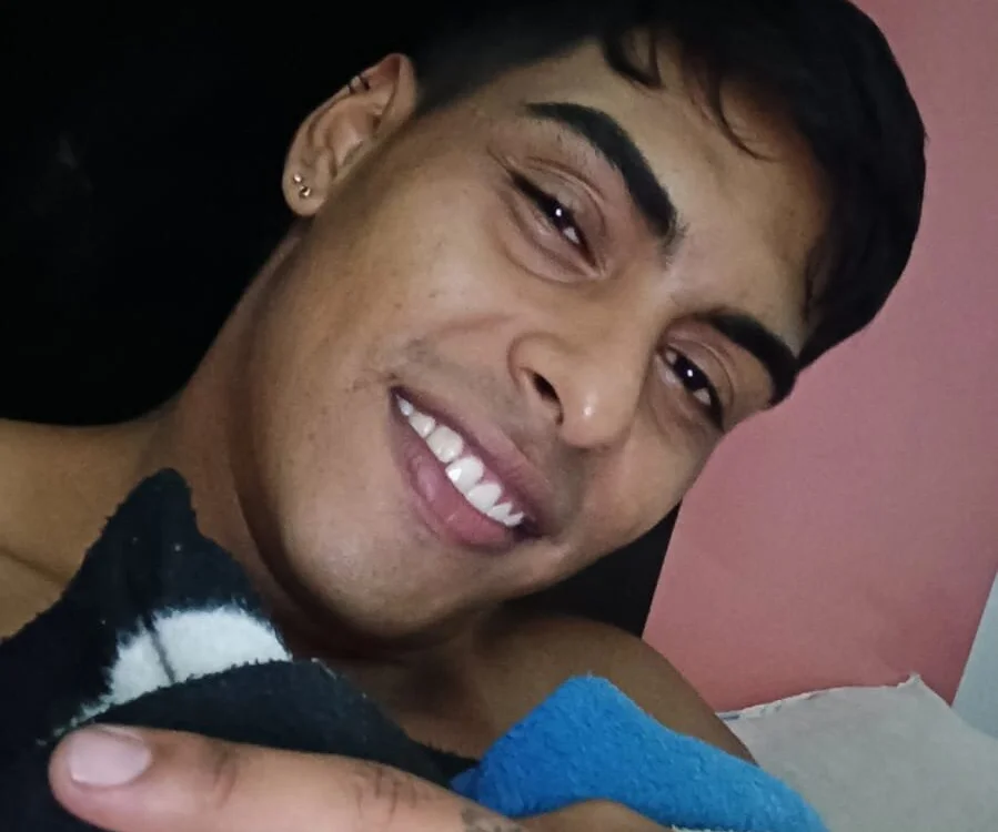 hot_latinoxn Offline XXX chat