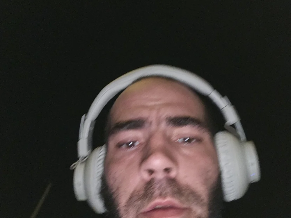 Chekme69's Offline Chat Room