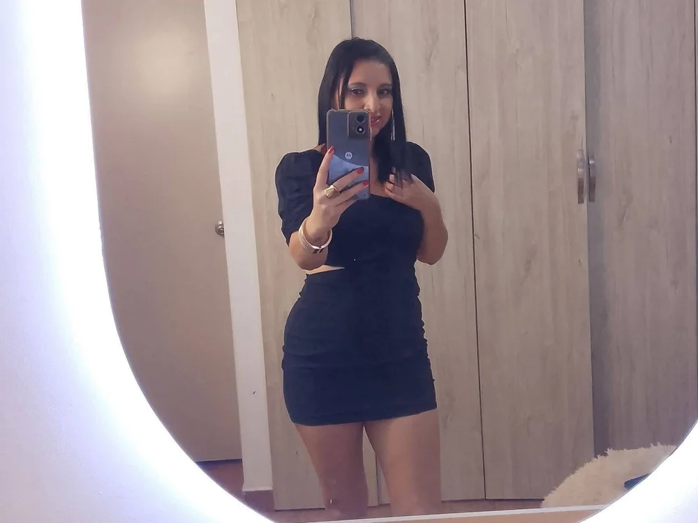 חדר צ'אט לא מקוון של helle_ford