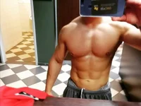 AthleticWomenizer2's webcam live show