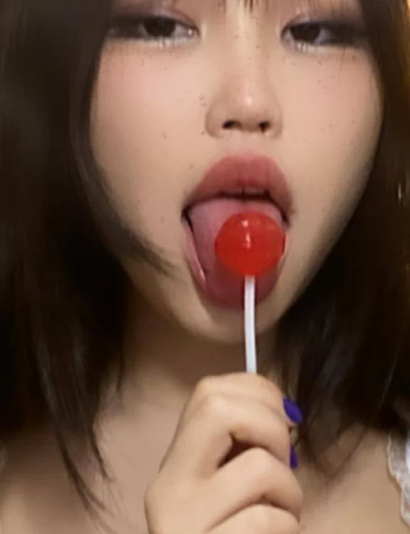 Yena-little Chat XXX offline