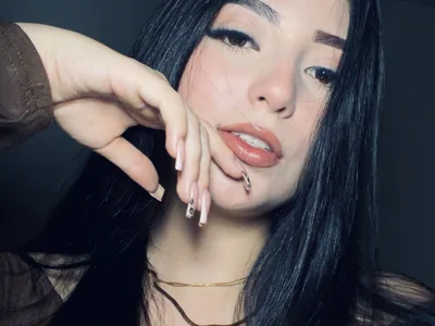 LilithHarperr_ Female Petitelatin Porn Cam