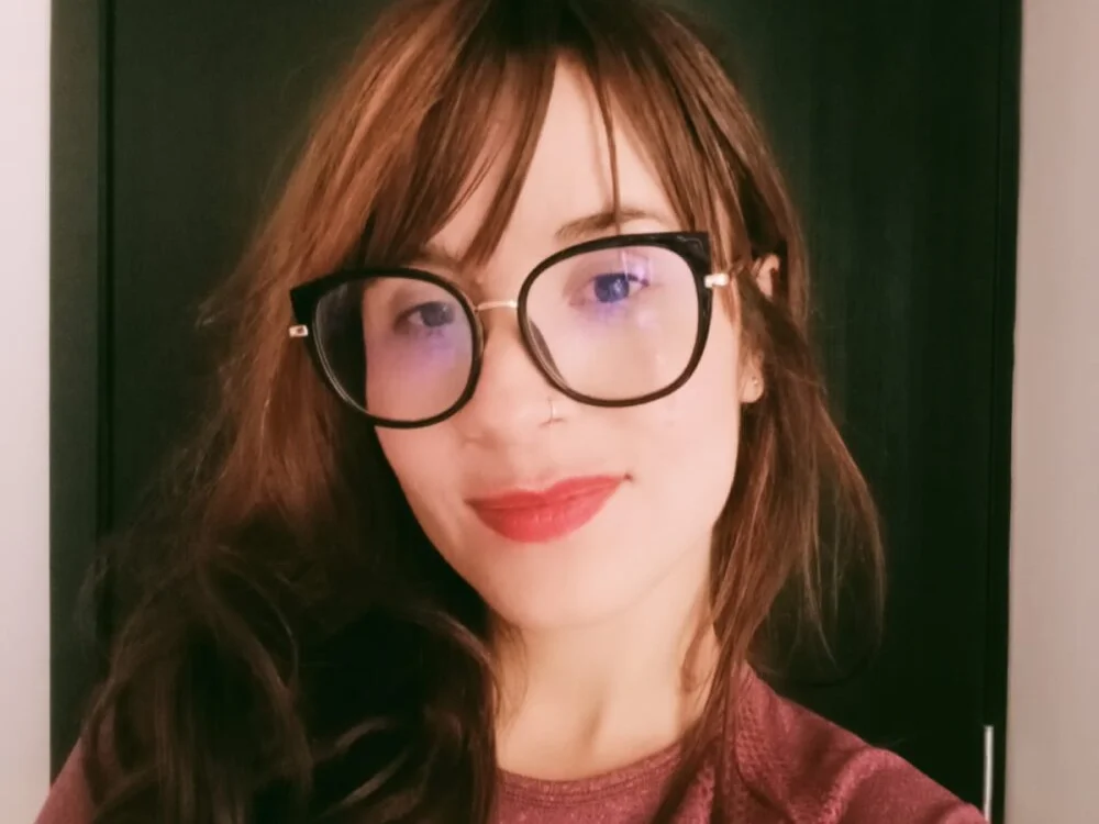 Dana_Rise Adlı Modelin Çevrimdışı XXX Sohbeti