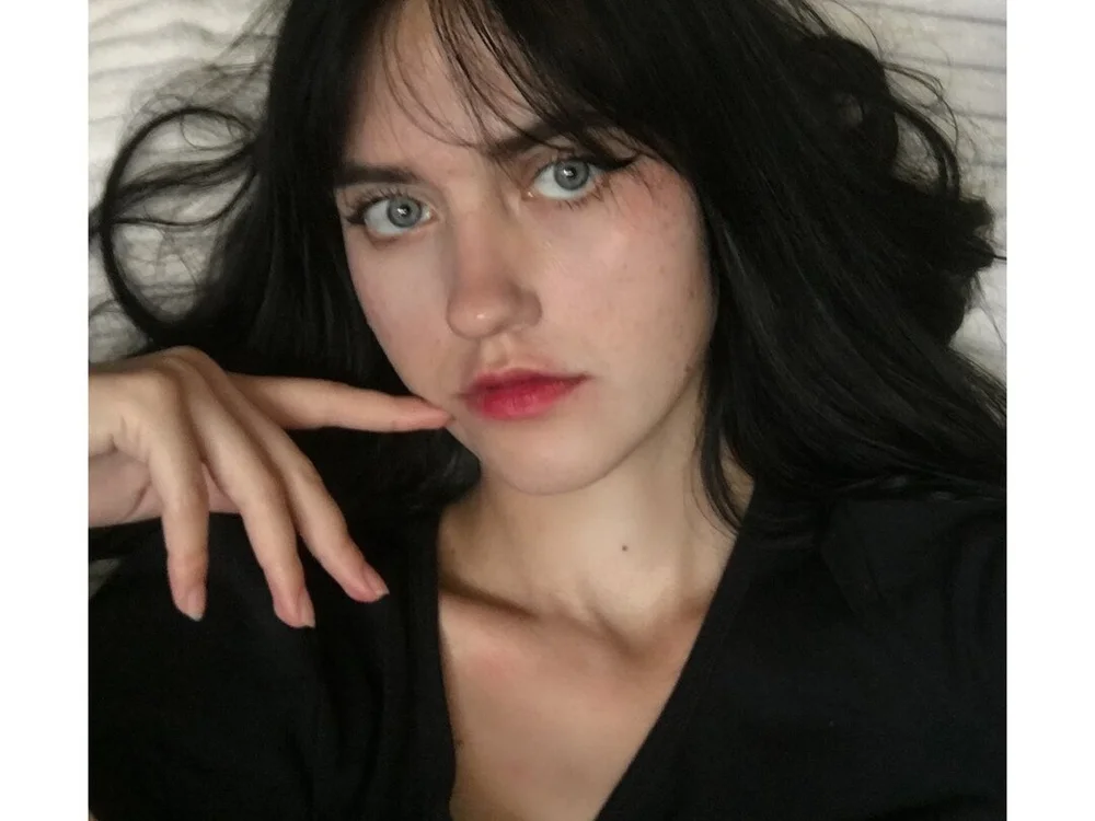 aaliceinhentailand's Offline XXX Chat