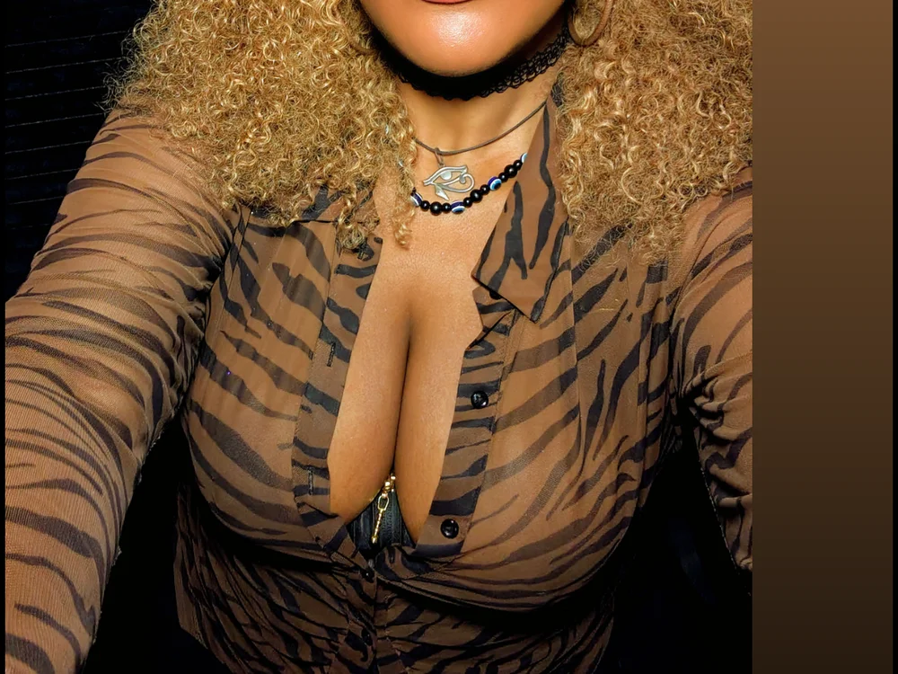 AmazonianMistress অফলাইন XXX চ্যাট