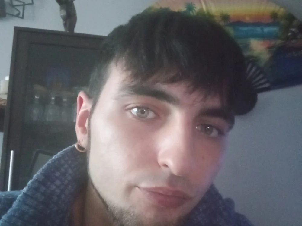 DarioLive's Offline Chat Room