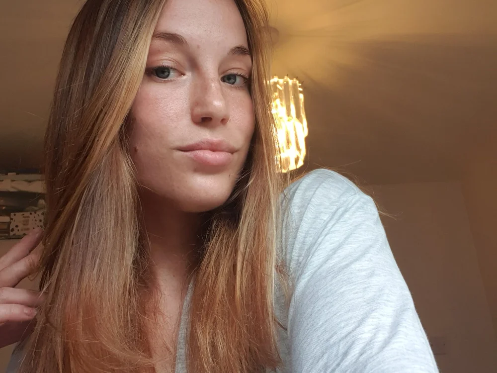 April__Rose's Offline Chat Room