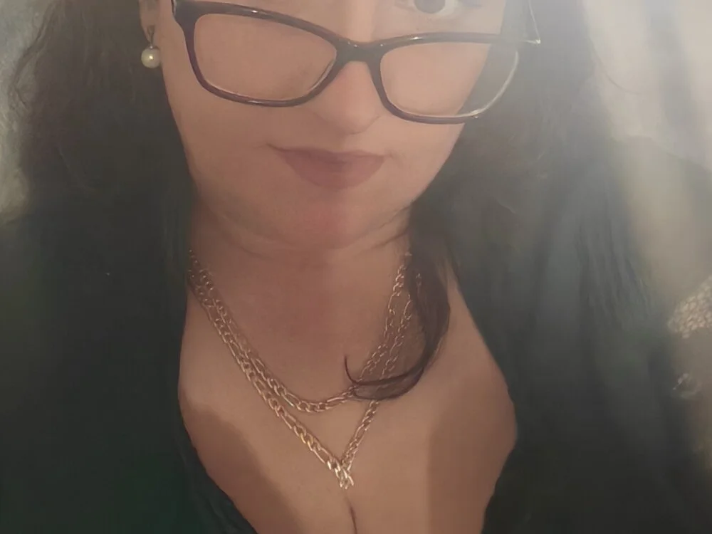 Teacher-Sue Chat XXX Ngoại tuyến