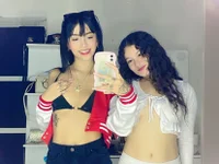 The_girls12's Offline XXX Chat