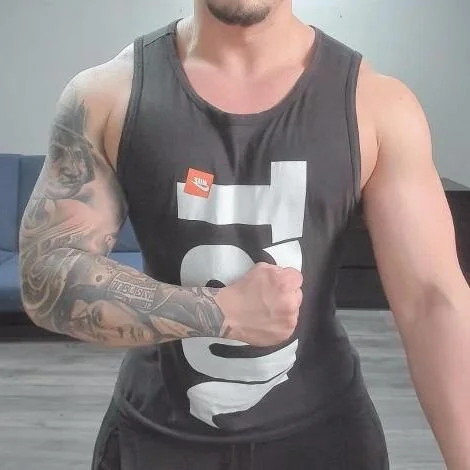 TonyWilcox: офлайн-секс-чат