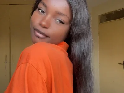 Pretty_Shazz Offline XXX-Chat