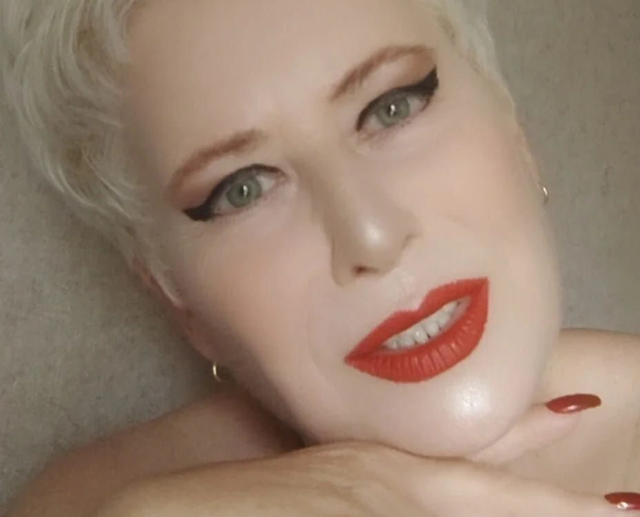 SWEET--Nika: συνομιλία ΧΧΧ εκτός σύνδεσης