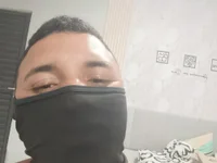 Mpauzudo18's webcam live show