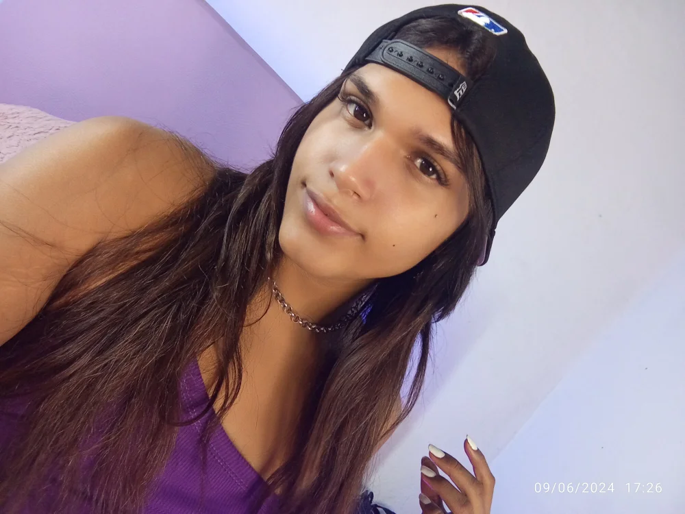 Love_bebygirl's Offline XXX Chat