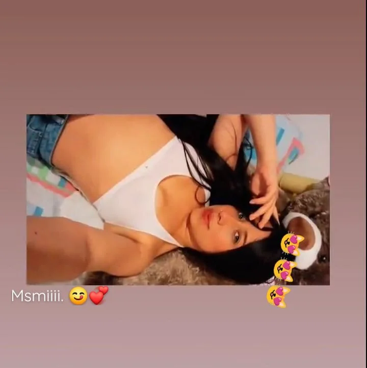 Melani_ass_ offline chatrum