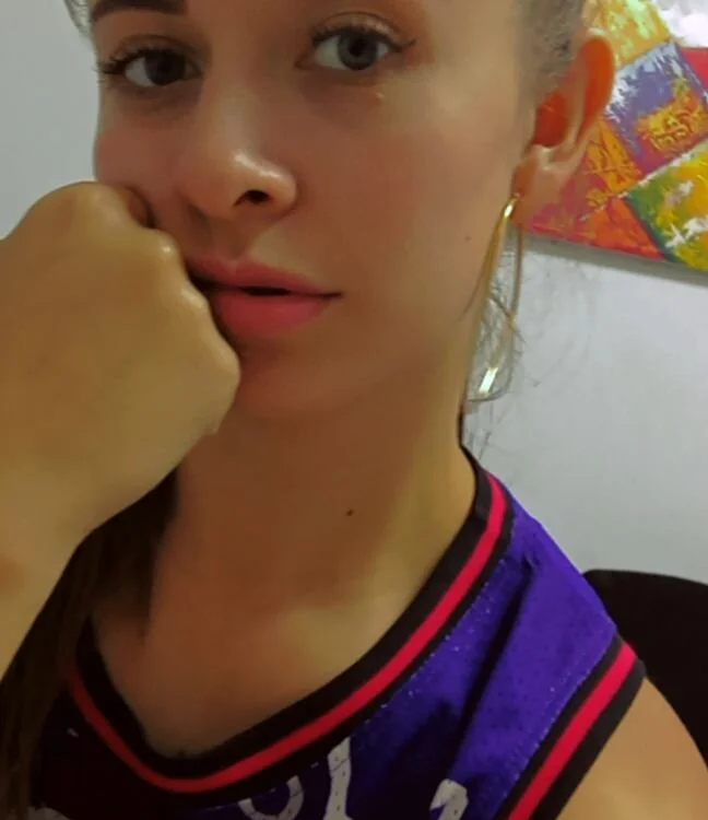 Julieta_Smitth's Offline Chat Room