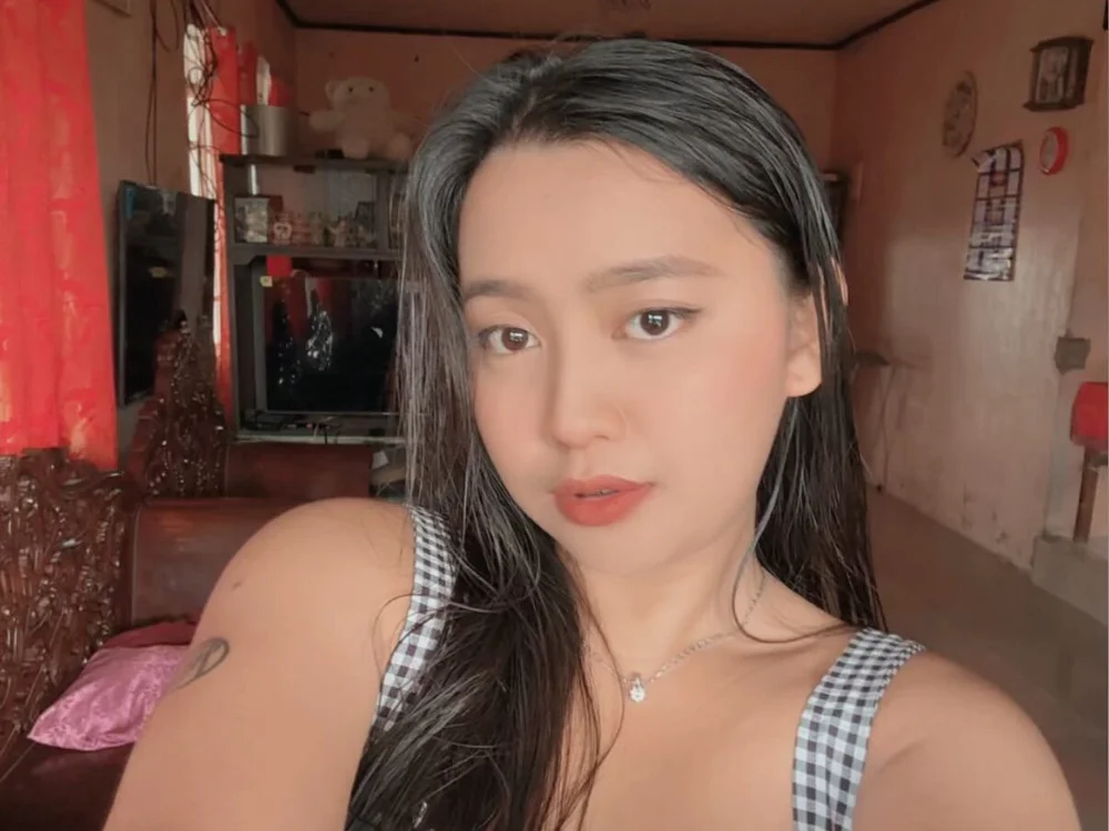 QueenLae's most recent online preview