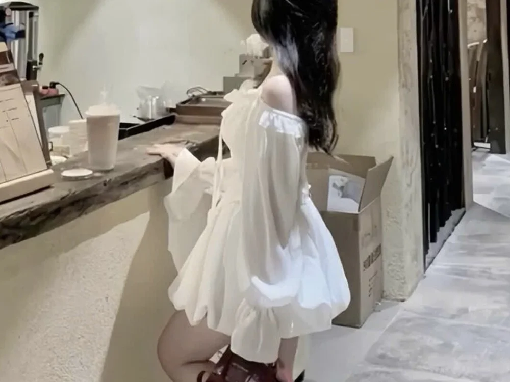 Lyna-2k Chat XXX Ngoại tuyến