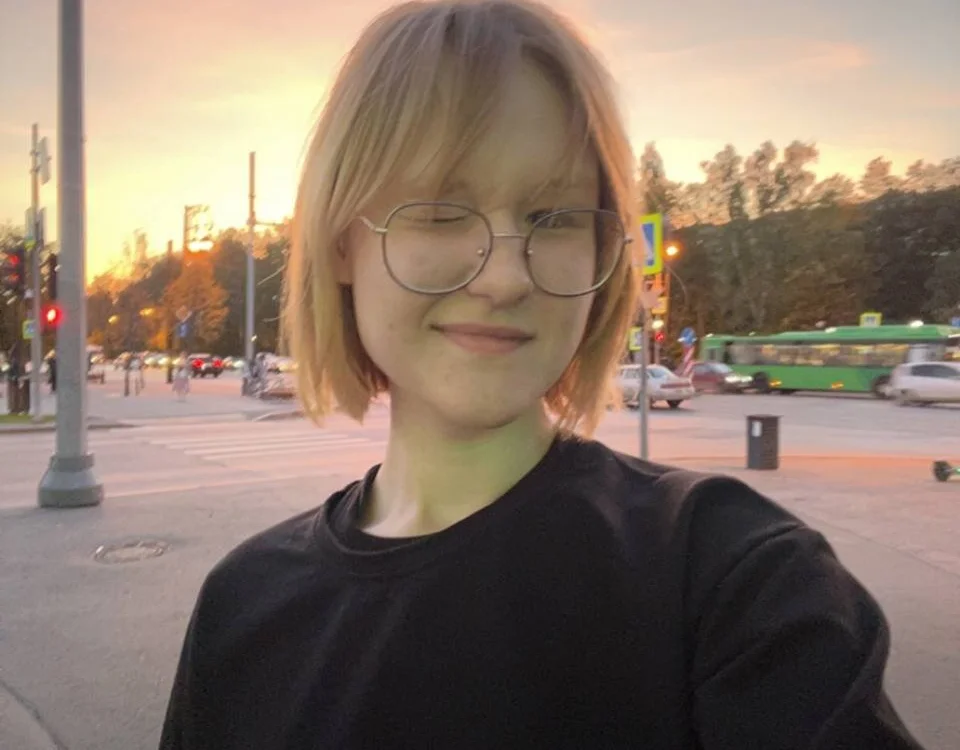 Adelin_Frost offline chatrum