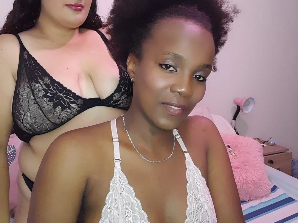 sweet_girlfriends_'s Offline Chat Room