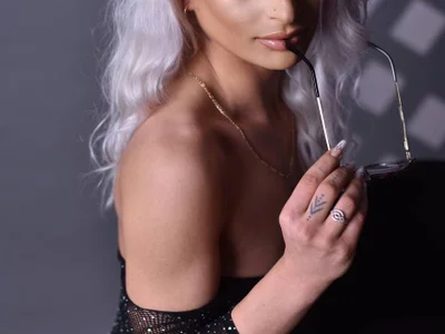 Ariannnaaaaaa - Girl 