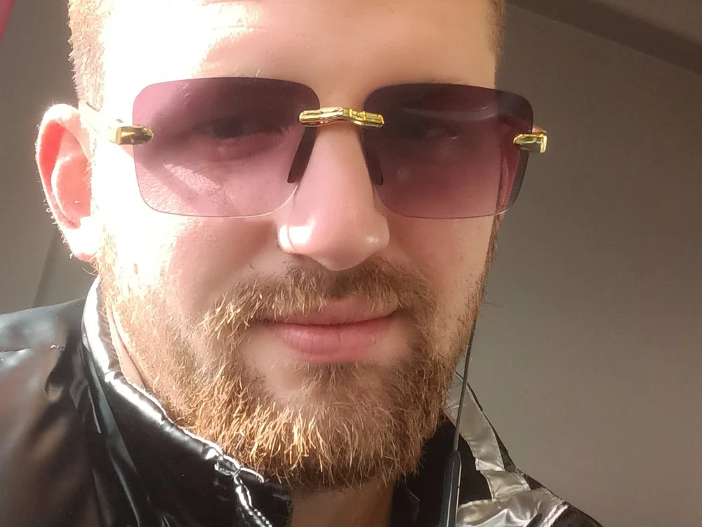 blackking76's Offline Chat Room