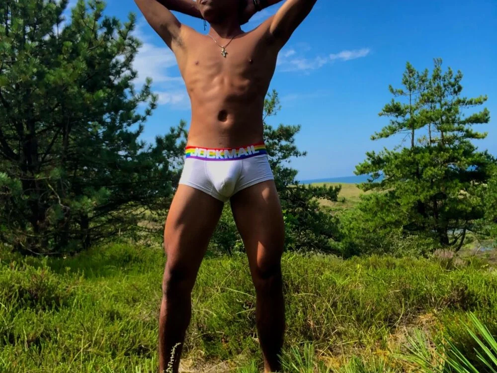 carlosdavidmonr Offline XXX-Chat