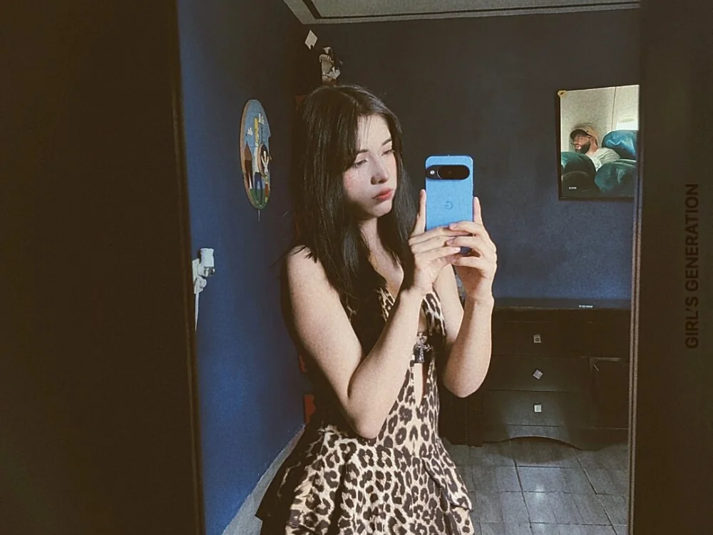 Sienna_Gol Chat XXX offline