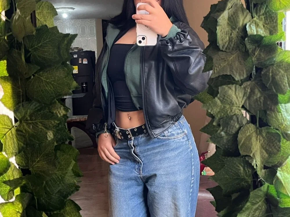 Dakota-baby Adlı Modelin Çevrimdışı XXX Sohbeti