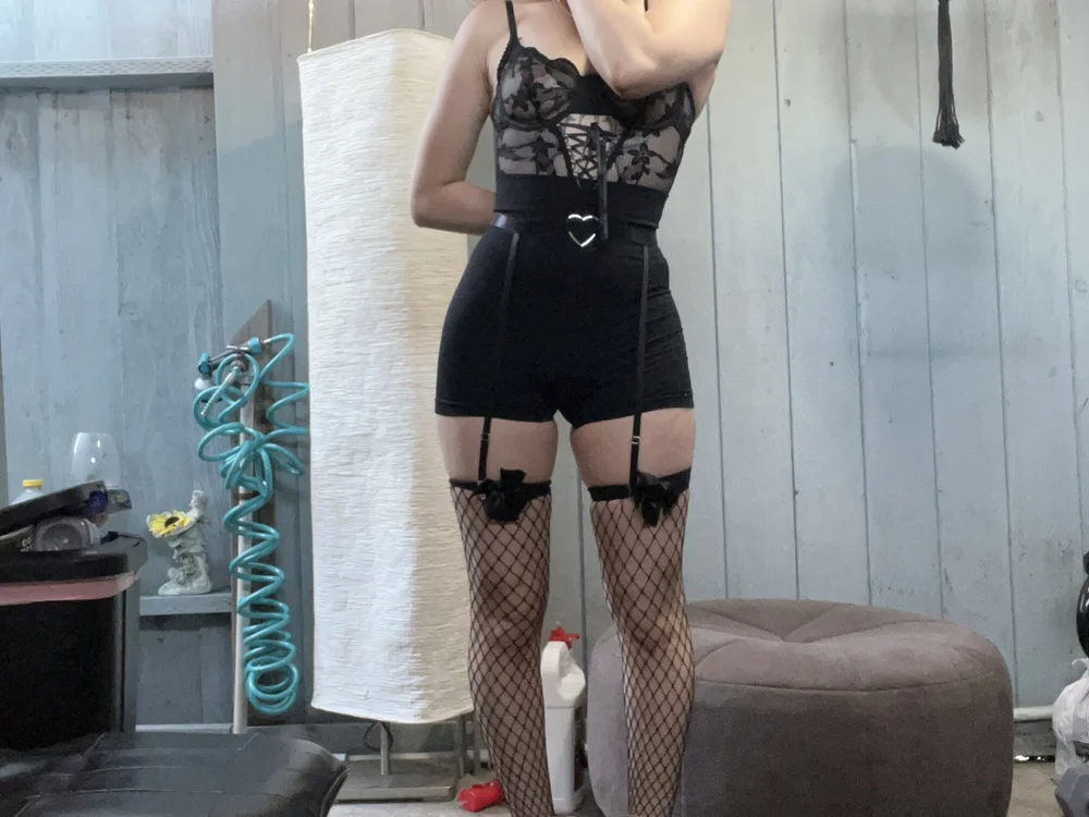 mecedezwetkitty's Offline XXX Chat
