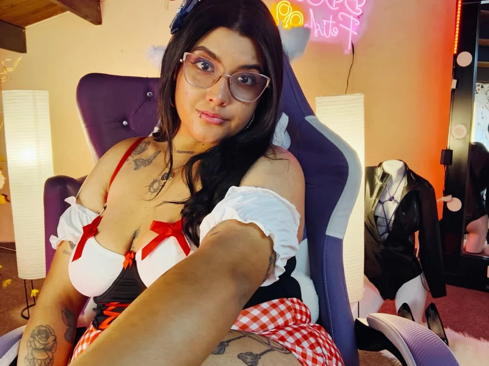 Offline XXX chat modela CherryRosexxx