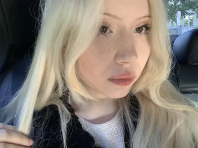 ctrlsleep — live female cam