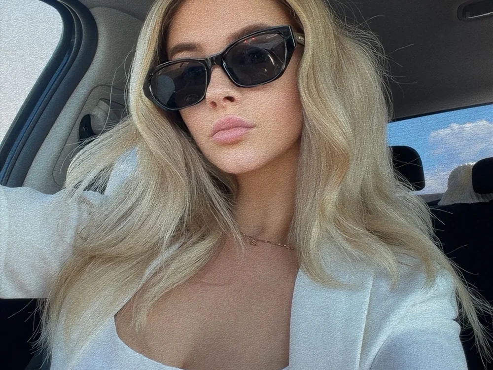 Love_Bri Adlı Modelin Çevrimdışı XXX Sohbeti