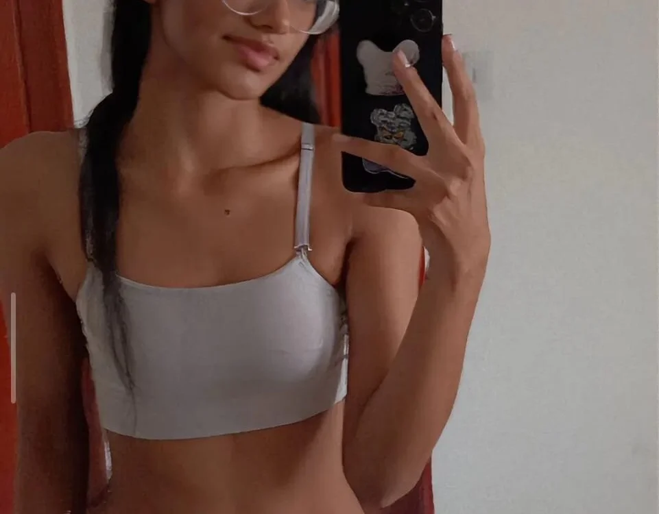 Nira_Lux Chat XXX offline