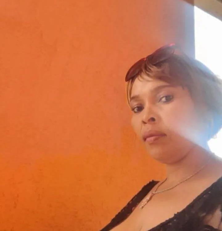 Hugepussy444 Offline XXX Chat