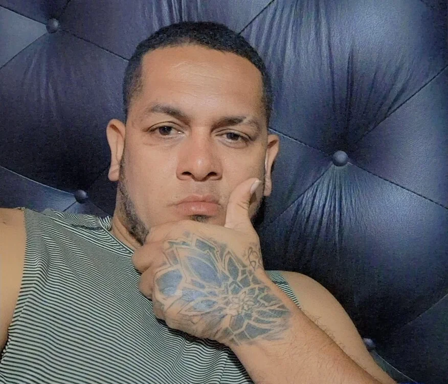 mariohot10's Offline XXX Chat
