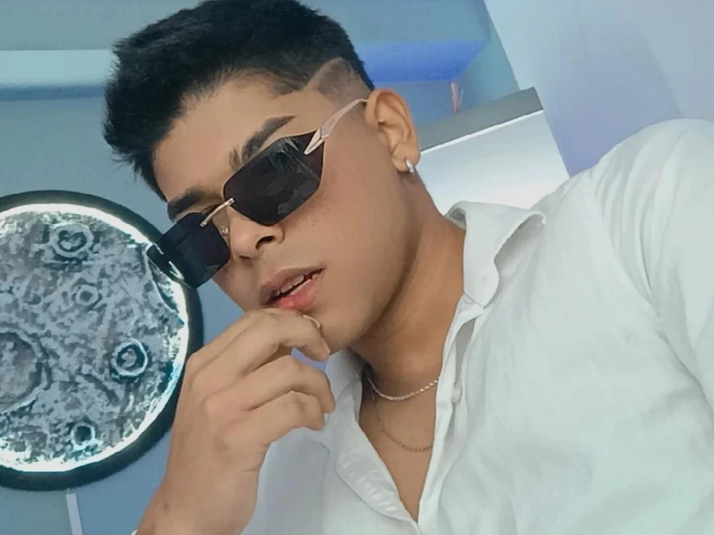 Rauw21_ cover photo