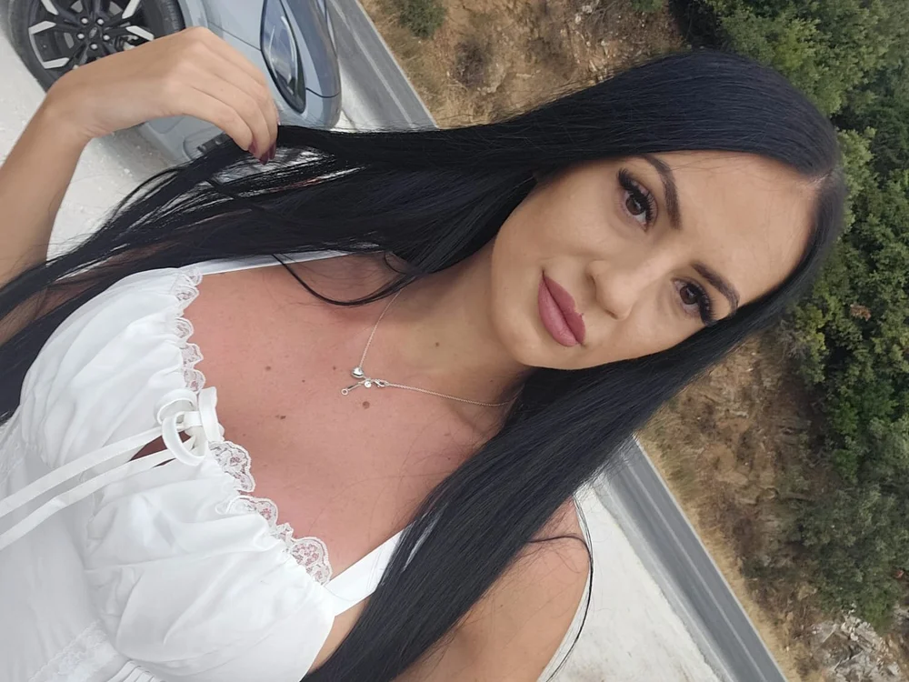 MadisonDivine's Offline Chat Room