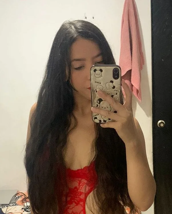 Offline XXX chat modela Amira_zahra