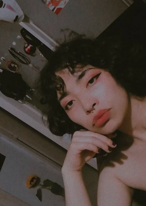 NinaYellow 離線 XXX 聊天