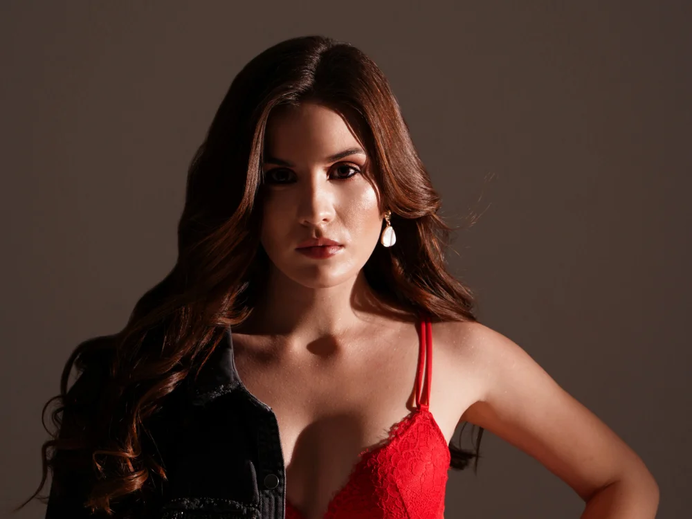 AlwaysValeria's most recent online preview