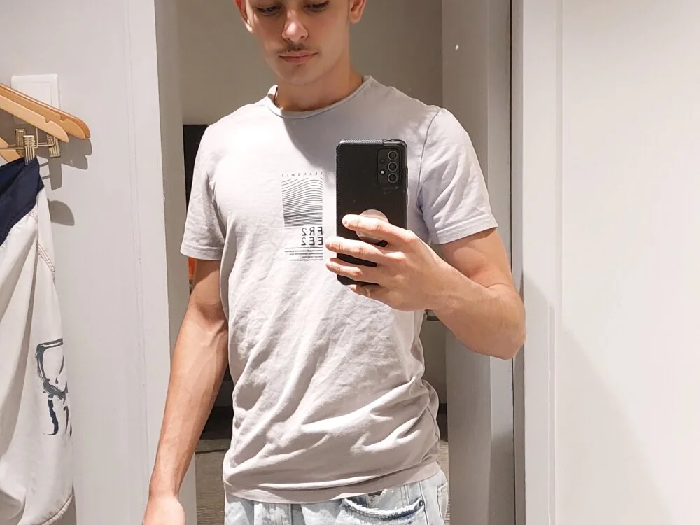 18sexyboi Chat XXX Ngoại tuyến