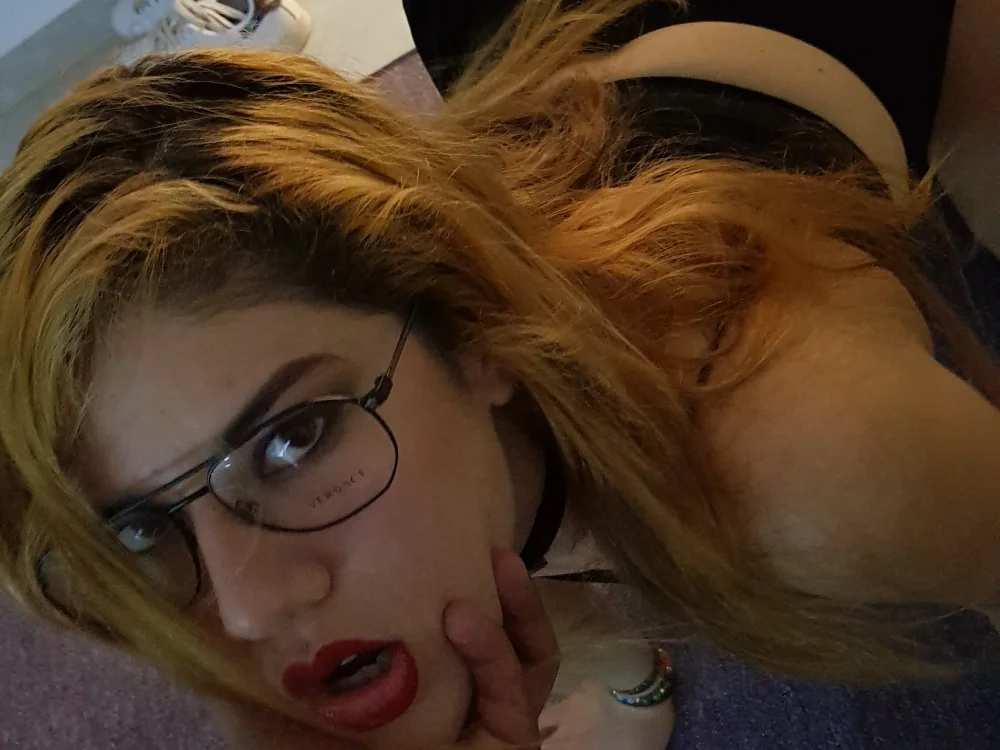 PurpleLily19@xh's Offline Chat Room