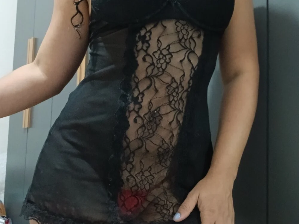 Larissinha015's Offline XXX Chat