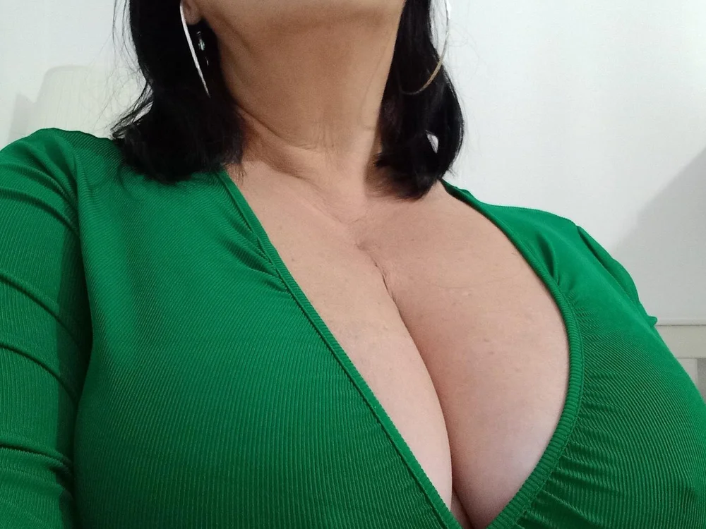 MATURELOUIZA's Offline XXX Chat