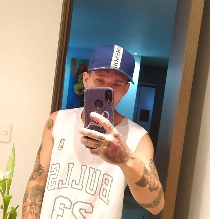 Offline XXX chat NoirBlom