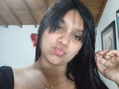 Adelee_23 - live cam model