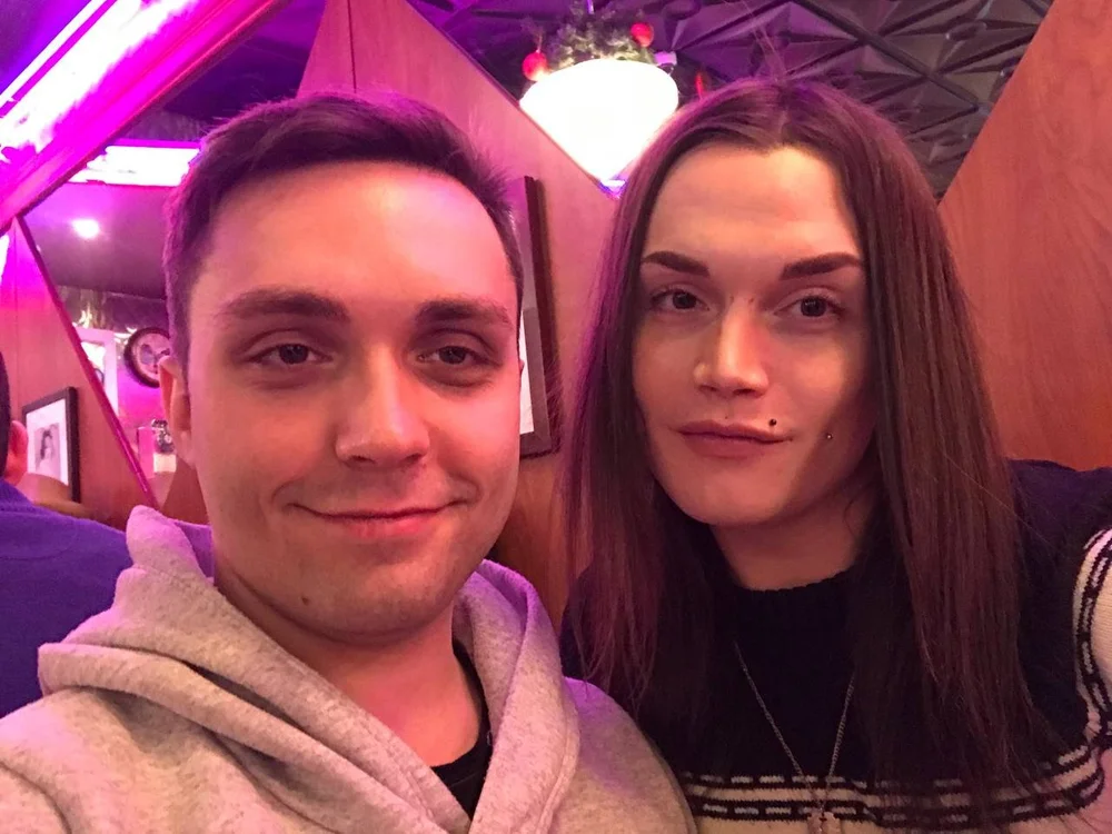 Romantic_Killas' Offline Chat Room